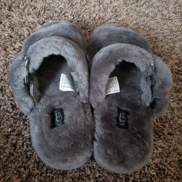 Ugg fuzzy slippers - Picture 3 of 8